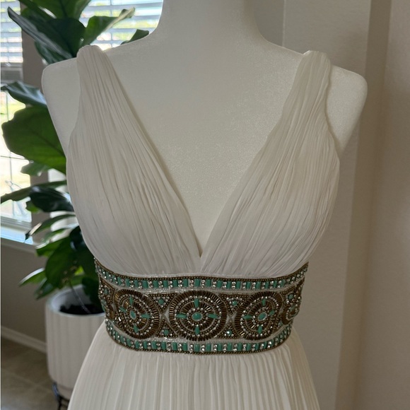 Sherri Hill White Prom Dress with Gold Accents - Picture 3 of 4